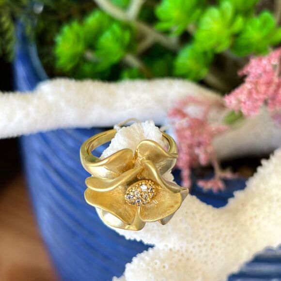 18K Brushed Gold Flower Sheila Fajl GLOW Masterpiece Statement Cocktail Ring - Picture 5 of 7